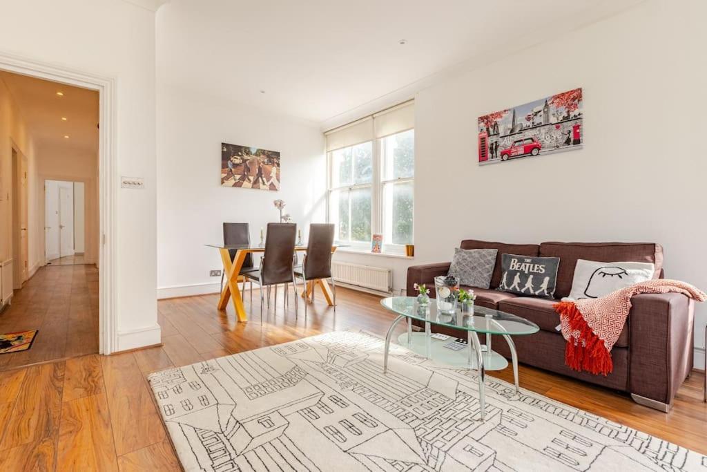 2 Bedroom Flat In St Johns Wood Лондон Екстер'єр фото