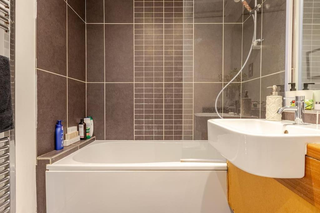 2 Bedroom Flat In St Johns Wood Лондон Екстер'єр фото